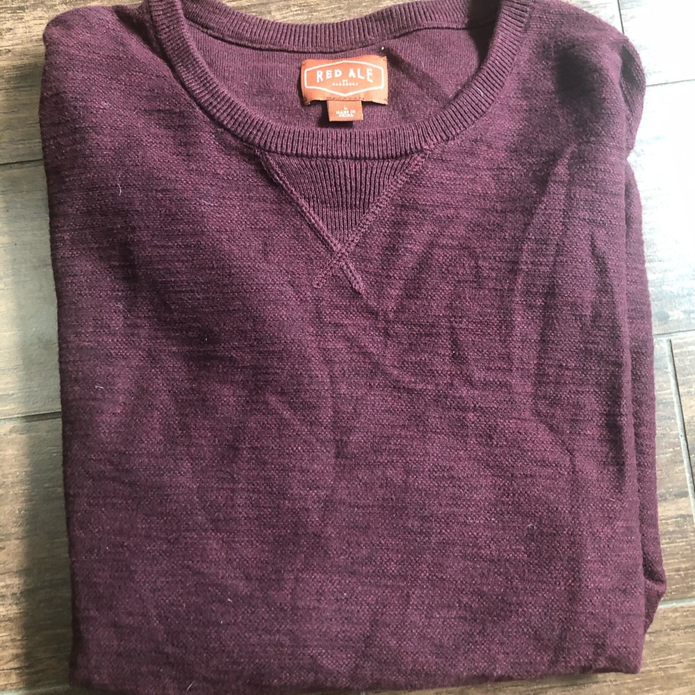 VGUC Red Ale Crew Sweater